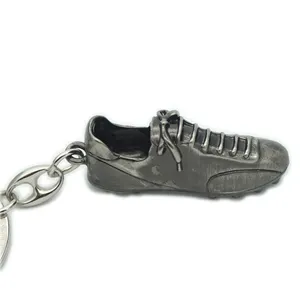 High End Logo Kustom Mini Sneakers Keychain Promosi Terukir Cetak Logam Kuno 3d Sneaker Sepatu Olahraga Gantungan Kunci untuk Pria
