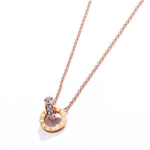 Ensemble de bijoux classique et tendance plaqué or rose avec chiffres romains, collier et boucles d'oreilles en acier titane et zircon, double anneaux - Product Image 3