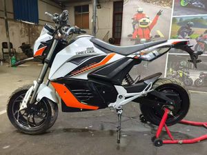Motocicleta <span class=keywords><strong>Duke</strong></span> 250 Usada con Embrague Deslizante Incluido - Product Image 3