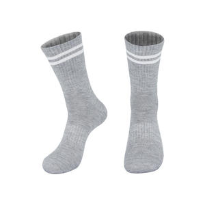 Calcetines de Tobillo Personalizados <span class=keywords><strong>con</strong></span> Rayas, Mezcla de Algodón Premium, Diseño Retro de Dos Rayas, Transpirables y Cómodos para Uso Casual, Calcetines de Equipo - Product Image 1