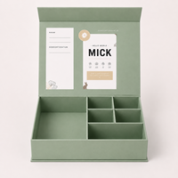 Boîte cadeau personnalisée rigide de style livre avec fermeture magnétique et compartiments pour boîte à souvenirs de bébé, boîte à souvenirs de bébé