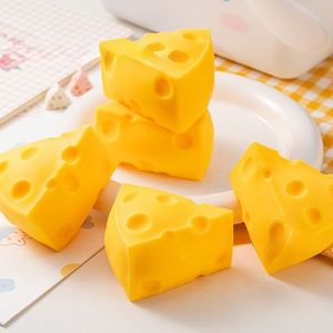 Juguete Blandito de Queso Grande de TPR de 10cm al por Mayor, Relleno de Harina, de Rebote Lento, para Aliviar la Presión y la Descompresión, para Niños y Adultos - Product Image 5
