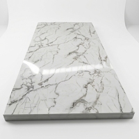 Panneau mural en PVC marbré brillant, haute densité, imperméable, résistant aux rayures, avec revêtement UV, pour la décoration intérieure de salle de bain