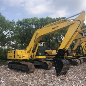 Excavatrice sur chenilles Komatsu PC200-6 d'occasion avec moteur, boîte de vitesses, pompe et roulement - Godet de 0,8 m, poids opérationnel de 20 tonnes, fabriquée au Japon - Product Image 3