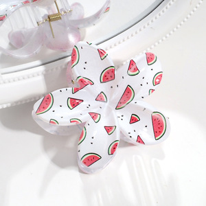 Nouvelle mode : Pinces à cheveux requin en plastique imprimées fruits et fleurs, idéales pour les fêtes, vente en gros - Product Image 5
