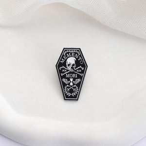 Mement Mori Recuerda Tu Muerte émail broche Punk crâne <span class=keywords><strong>cercueil</strong></span> drôle citation broche revers Badge Halloween bijoux cadeau pour les amis - Product Image 3