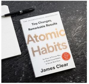 Achetez le livre Atomic Habits de James Clear : Guide de développement personnel, de mise en place de bonnes habitudes et de productivité pour une vie équilibrée. - Product Image 3