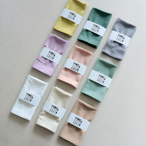 Anneau de serviette en coton et lin écologique, design carré moderne pour la décoration de table de mariage avec supports décoratifs à fleurs blanches - Product Image 3