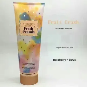 Lotion corporelle <span class=keywords><strong>Victoria</strong></span>'s <span class=keywords><strong>Secret</strong></span> Velvet Petal, parfum velours, hydratante, parfum longue durée, <span class=keywords><strong>pour</strong></span> femme, 236 ml, utilisation en soirée, convient à tous les types de peau - Product Image 1