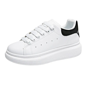 2025 nuova primavera All-match sport Casual <span class=keywords><strong>Sneakers</strong></span> uomo <span class=keywords><strong>donna</strong></span> <span class=keywords><strong>pelle</strong></span> bianca altezza crescente spessa Sole suola in Mesh traspirante - Product Image 3