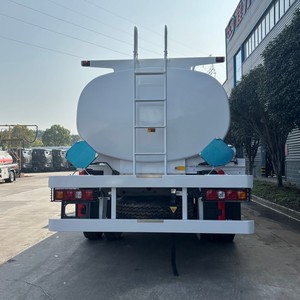 รถบรรทุกน้ำมันเชื้อเพลิง SHACMAN L5000 4x2 ขนาด 12,000 ลิตร พร้อมหัวจ่ายสำหรับน้ำมันดีเซลและสินค้าอันตราย - Product Image 5