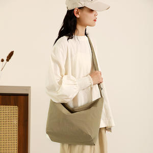 Sac seau à cordon motif nuage pour femme, en nylon souple, décontracté, à porter à l'épaule ou en bandoulière, Printemps 2025, Beige Rose Kaki Vert - Product Image 2