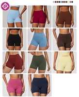 Ensemble de yoga et fitness pour femme : Soutien-gorge sans armatures à fines bretelles avec logo personnalisé et short taille haute à séchage rapide
