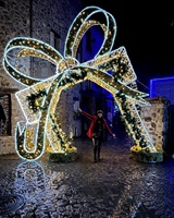 2025 Commercial extérieur grande boîte-cadeau de noël en plein air motif d'arche décorations lumineuses pour la décoration de centre commercial de rue