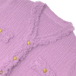 Cárdigan de <span class=keywords><strong>mujer</strong></span> de marca privada, de forro polar, con cuello en V, corto, con ribete de flecos sin rematar y diseño de canalé vertical, en color lavanda sólido, estilo tejido minimalista - Product Image 2