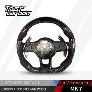 <span class=keywords><strong>Volante</strong></span> de Fibra de Carbono Forjado Personalizado para Volkswagen MK7 <span class=keywords><strong>GTI</strong></span> R <span class=keywords><strong>Golf</strong></span> Tiguan Scirocco, Diseño de Escamas Rojas con Microfibra Negra - Product Image 2