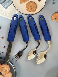 Sıcak Satış Kolay Tutuşlu Çevre Dostu Plastik Taşınabilir Uyarlanabilir Sofra Takımları ve Yemek Takımları Yetişkinler ve Yaşlılar İçin Klasik - Product Image 2