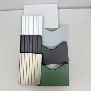 Portefeuille universel de luxe en alliage d'aluminium, porte-cartes métallique rayé pour bagages, avec clip et logo, vente en gros - Product Image 6