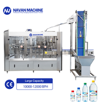 Machine de remplissage et de bouchage de bouteilles intégrée à bas prix, petite taille, pour la fabrication de bouteilles et la production de boissons.