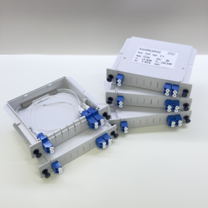 ตัวแยกไฟเบอร์ออปติก PLC แบบเสียบ 1x4 LC UPC จากโรงงานโดยตรง สำหรับเครือข่าย FTTH - Product Image 1
