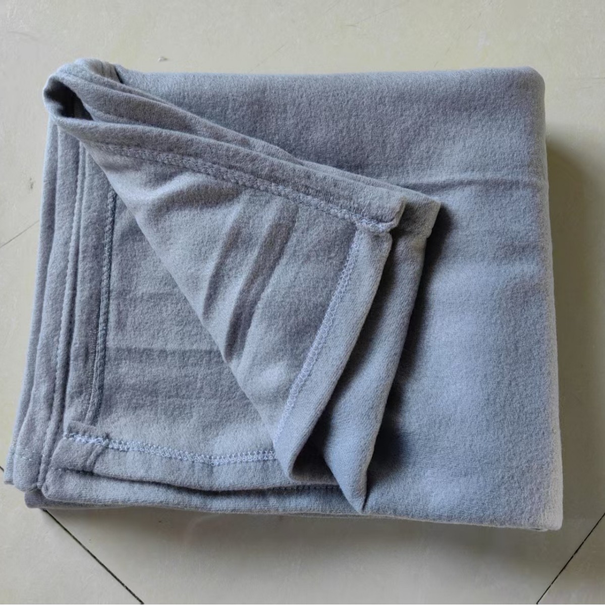 Emballage en sachet gris-opp
