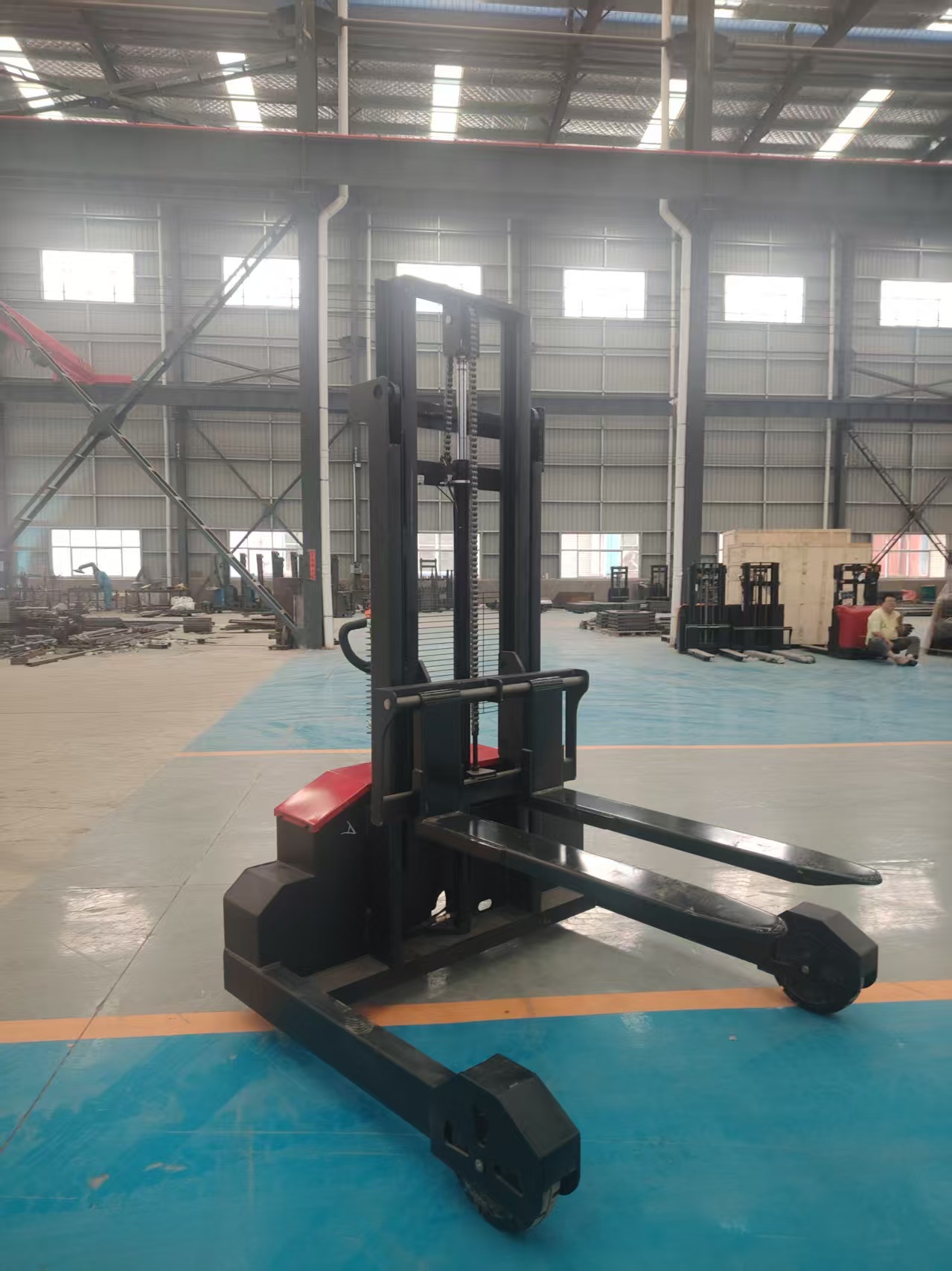 Carrello elevatore impilatore