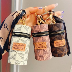Exquisito Llavero de Moda, Mini Bolsa Impermeable Ecológica Portátil, Bolsa de Almacenamiento de PU para Pañuelos de Seda y Lápices Labiales, Aniversario - Product Image 1