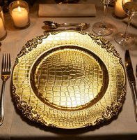 Assiettes de présentation rondes en plastique PP dorées gaufrées élégantes et personnalisées de 13 pouces pour mariages et événements