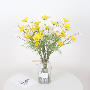 Ramo de Margaritas Artificiales Jessie, Flores de Seda Blancas y Amarillas, Decoración para Bodas y Hogar, Accesorios para Fotografía - Product Image 2