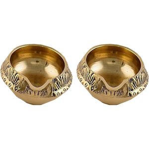 PARIJAT HANDICRAFT - Lámpara de Aceite de Latón Dorado Hecha a Mano para Diwali, Diseño Tradicional Grabado, Artículo de Puja Indio - Product Image 3