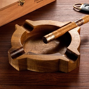 Cenicero de Lujo de Madera Maciza Redondo de 4 Piezas para Accesorios de Cigarros con Función de Seguridad para Uso en el Hogar o Hotel - Product Image 3