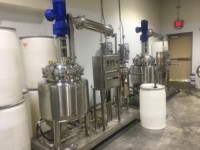 Agitateur de réservoir de stockage en acier inoxydable SUS316 304, pompe mélangeuse, contrôle automatique, chauffage, grande capacité pour le traitement des produits chimiques alimentaires