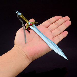 <span class=keywords><strong>The</strong></span> <span class=keywords><strong>Elder</strong></span> <span class=keywords><strong>Scrolls</strong></span> V: พวงกุญแจโลหะเต็มตัวจาก Skyrim chillrend-21ซม. และดาบแสดงพร้อมเอฟเฟคเสน่ห์จากน้ำค้างแข็ง - Product Image 6