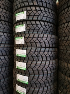 ยางรถบรรทุกและรถบัสจีน HAWKWAY 295/80R22.5 315/80R22.5 ขายส่งยางรถบรรทุก Llantas 295/80R22.5 315/80R22.5 295/80R22.5 315/80R22.5 - Product Image 1