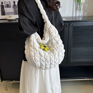 Cross Border Cloud Pattern Large Capacity Bubble Tote Bag Dumpling Shape Zipper Closure Fashion Casual Shoulder Crossbody Bag - Product Image 3