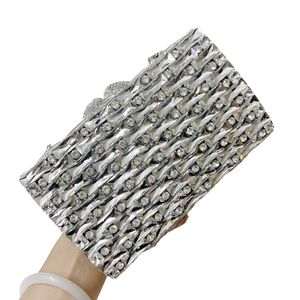 Bolso de Mano de Lujo para Mujer, Diseño Brillante con Cristales y Pedrería, Correa de Cadena de Metal y Cuero PU, para Fiestas Formales - Product Image 1