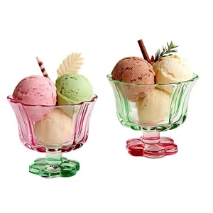 Tazones de Postre de Vidrio de 8 oz con Base Pesada, Contraste de Color Cereza y Menta, Ideales para Helados, Sundaes y Bocadillos - Product Image 1