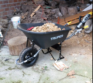 <span class=keywords><strong>Brouette</strong></span> en plastique Truper <span class=keywords><strong>120L</strong></span> avec roue pneumatique renforcée 4.00-8 - Product Image 6