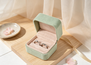 High-End Matcha Green Velvet <b>Ring</b> <b>Box</b> Rigid Base Magnetic Closure Four-Color Printing Light Beige Velvet Fabric Wrapped Rounded - Product Image 2