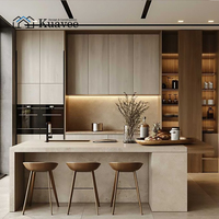 Armoires de cuisine en bois de noyer naturel les plus populaires, éclairage LED blanc chaud, tiroirs coulissants, paniers, armoires de cuisine pour la maison