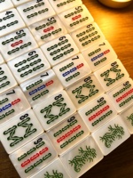 Ensemble de Mahjong américain de luxe en nacre, 160 plaques en acrylique peintes à la main, pliables et portables, design blanc