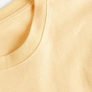 T-shirt da uomo in cotone traspirante e morbido, vestibilità comoda e rilassata, stile discreto, ideale per le corse veloci, appuntamenti al caffè, sul portico - Product Image 4