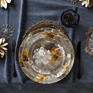 Nouvelle assiette en porcelaine fine peinte à la main avec motif floral, design minimaliste créatif, pour servir des steaks, des gâteaux, des fruits, style nordique, hôtels - Product Image 1