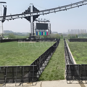 גדר רכבת קלה ואמינה עם פוסטים עמידים להגדיר מהיר לאירועים עיצוב מודרני המתמקד בטיחות - Product Image 4