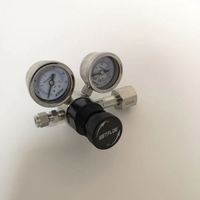 Régulateur de pression à double étage pour l'azote, l'oxygène, l'acétylène, l'argon et l'hélium.