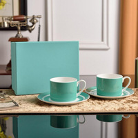 Tasse à café en porcelaine fine T Brand avec soucoupe, ensemble de thé de l'après-midi, style moderne et minimaliste, emballage cadeau d'anniversaire, vente en gros