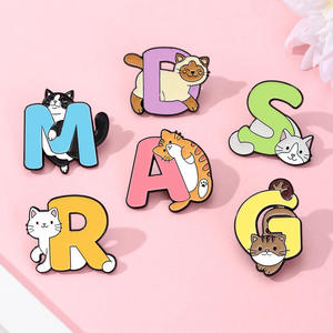 Dessin animé en métal chat mignon anglais 26 lettres a D M G S R émail doux épinglette Alphabet Lore Badge pour enfants - Product Image 3