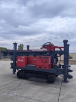Foreuse de puits d'eau sur chenilles à moteur diesel, facile à utiliser, avec pompe et moteur, garantie 1 an pour le forage minier