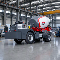 Camion malaxeur à béton autochargeur 4x4 haute performance, machine à mélanger le ciment portable pour la construction de routes et de ponts