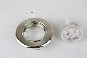 Plafonnier LED rond en aluminium argenté IP44 pour intérieur, compatible GU10 MR16 - Product Image 3